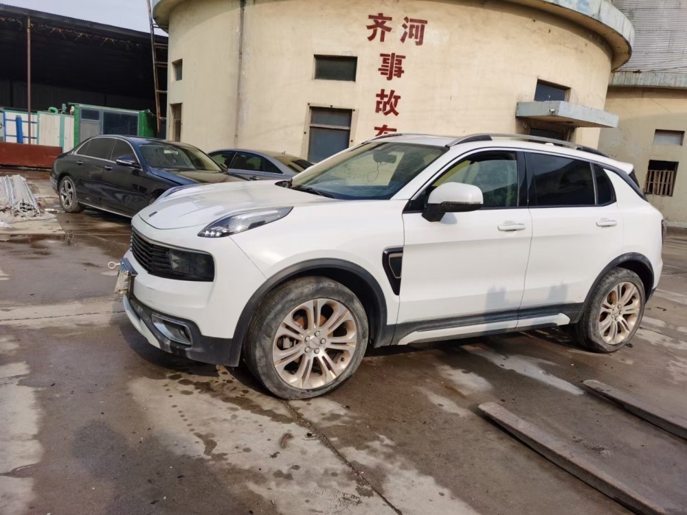 18年領(lǐng)克01泡水車