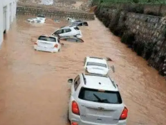 泡水車報(bào)廢標(biāo)準(zhǔn)是什么（水淹車到什么位置就不能開了）