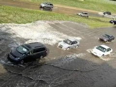 什么是涉水車什么是泡水車（涉水車和泡水車有什么區(qū)別）