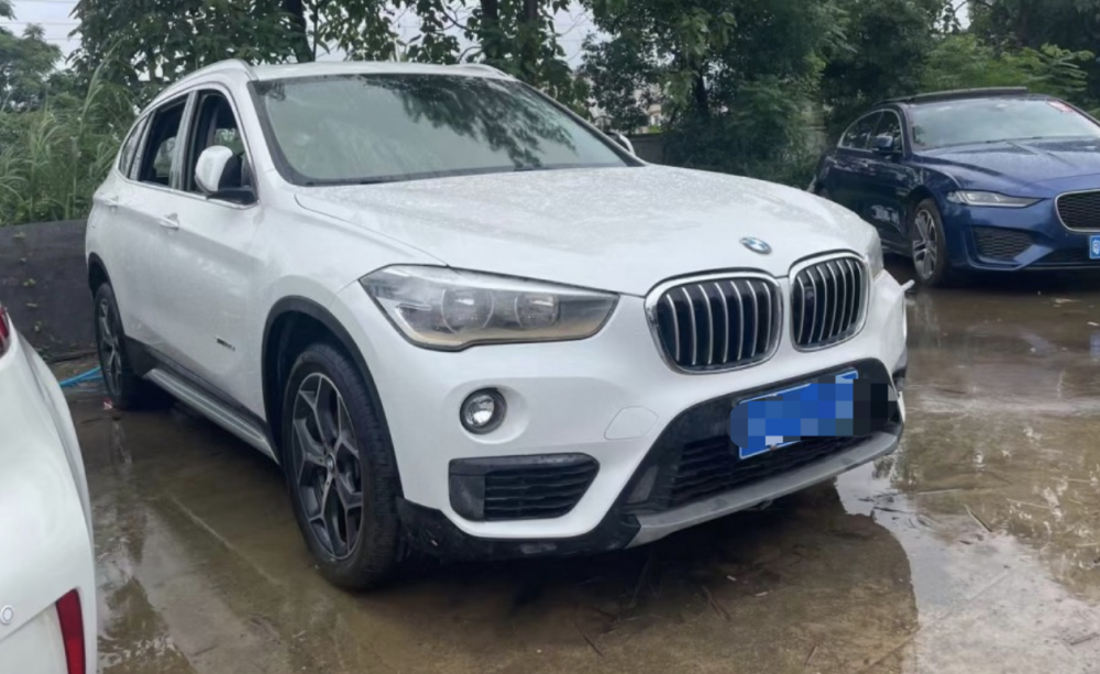 汽車發(fā)動機艙清洗方法