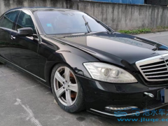 高速公路上的應(yīng)急車道，到底能不能換輪胎？