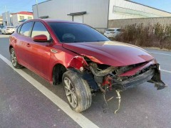 雪天行車安全自救指南：剎不住車等突發(fā)狀況下的應(yīng)對策略