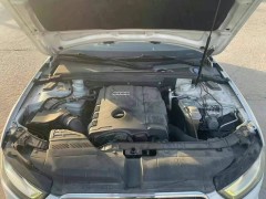 車鑰匙不慎鎖入后備箱，應(yīng)如何取出？
