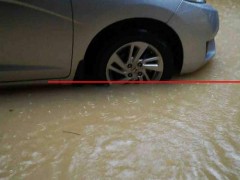 如何選擇價(jià)格便宜質(zhì)量好的泡水車？泡水車交易平臺(tái)