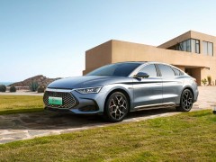 新能源汽車銷量超過燃油車，以后得市場(chǎng)趨向?qū)π袠I(yè)的影響會(huì)是怎樣的呢？