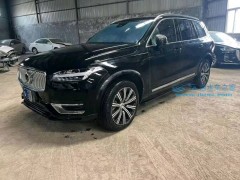 高底盤汽車：涉水自如，暢享越野與日常駕駛的雙重樂趣，不怕泡水！