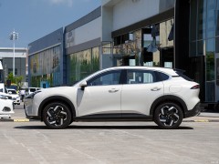 寶駿云海：智馭未來，馳騁新境界，寶駿全新緊湊型SUV。