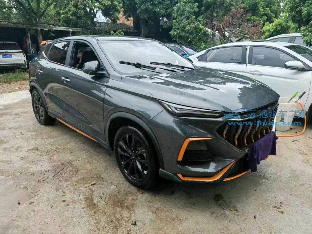 22年長(zhǎng)安歐尚x5泡水車(chē)