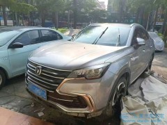 2024款現(xiàn)代庫斯途新增隱藏式日行燈、智能迎賓燈，電動(dòng)調(diào)節(jié)以及座椅通風(fēng)和加熱功能