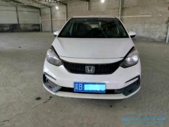 泡水車車頂棚布脫落？教你用針管打膠水巧修復！