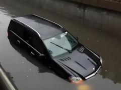 10萬水淹車維修費用大揭秘：輕度到重度，你需要知道的一切 10萬的水淹車要修多少錢？