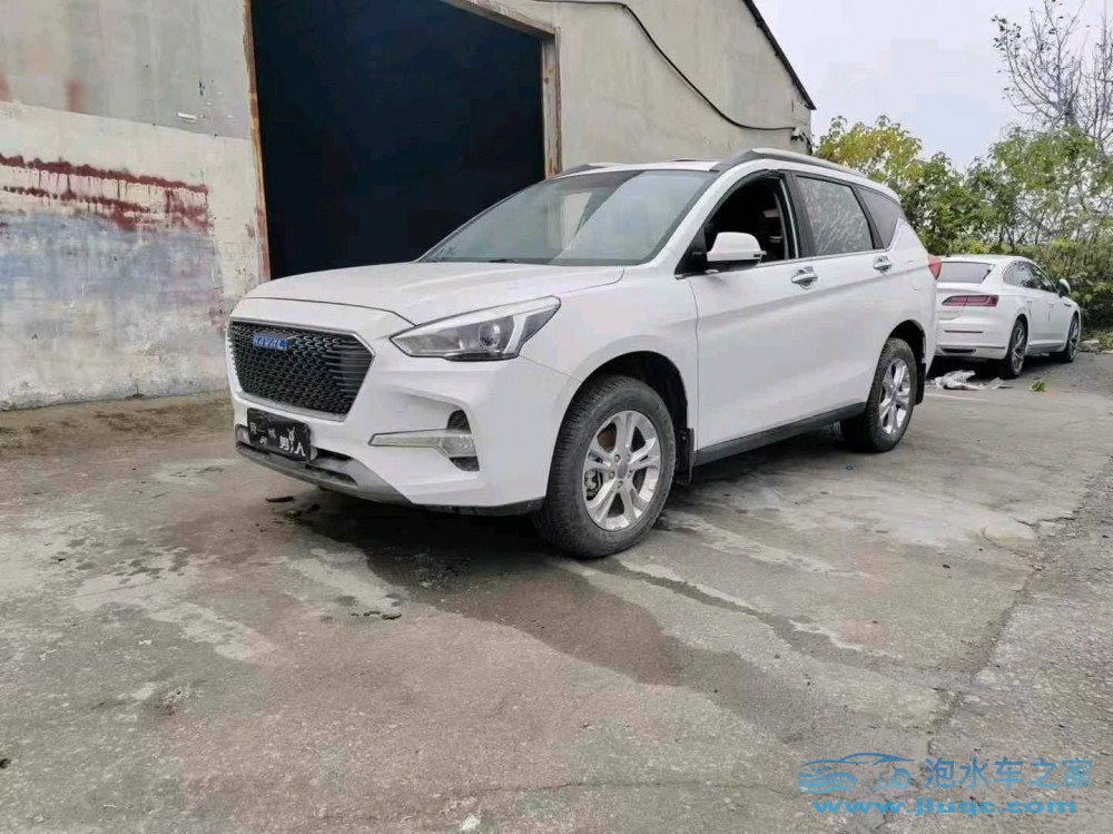 泡水車價值之謎：為何修復(fù)后仍難回巔峰？