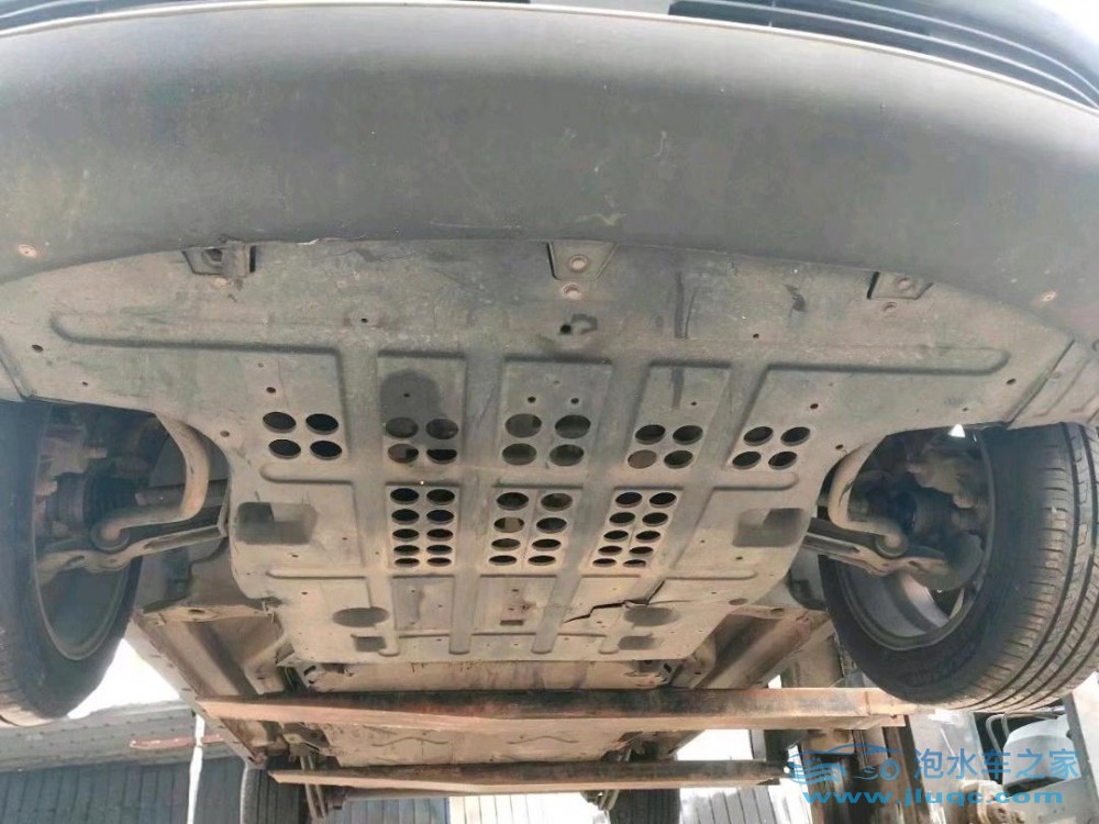 22年哪吒汽車V