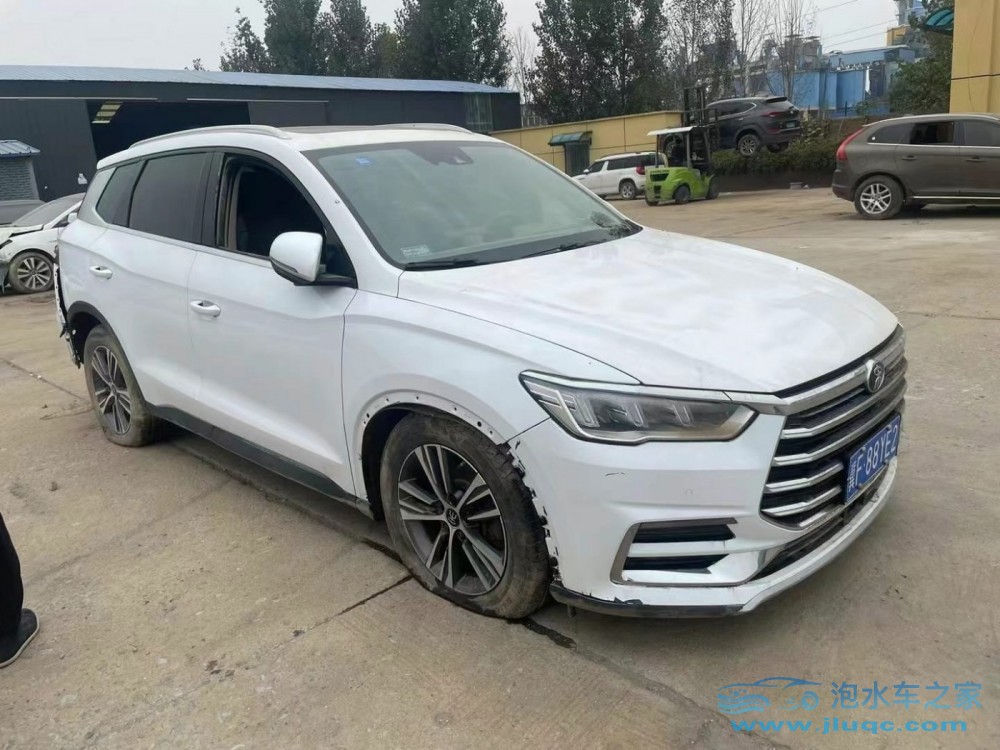 泡水車前驅(qū)和后驅(qū)價格一樣嗎？深度解析泡水車價格差異-泡水車