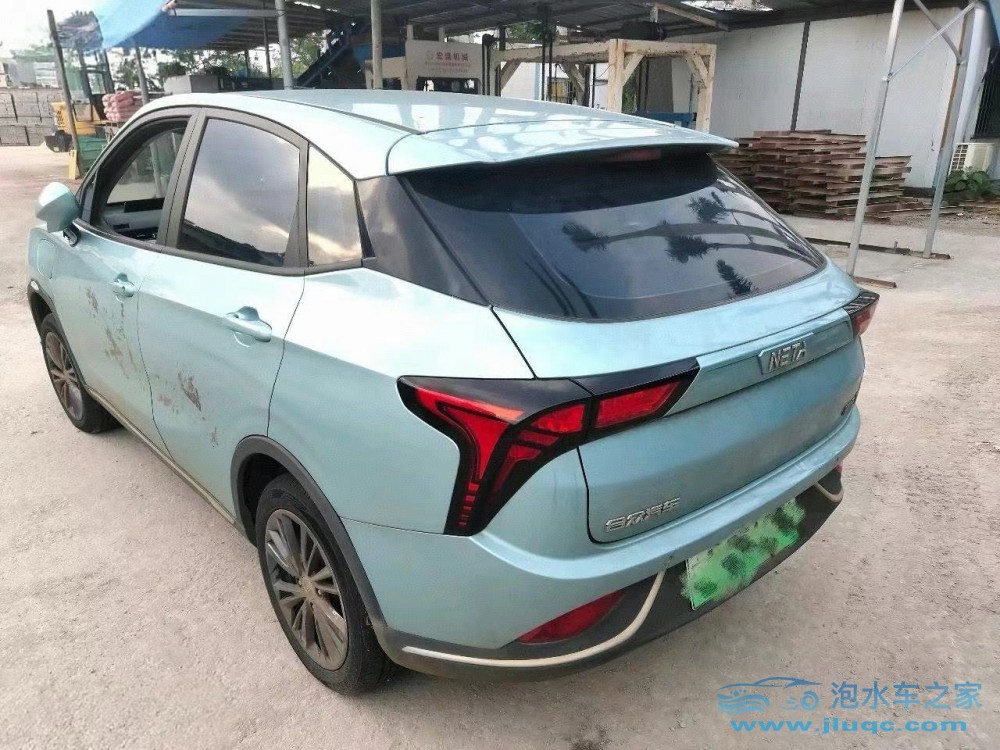 泡水車真的能買嗎？汽修師警告：這3種水位線車輛買了必虧！-購買泡水車