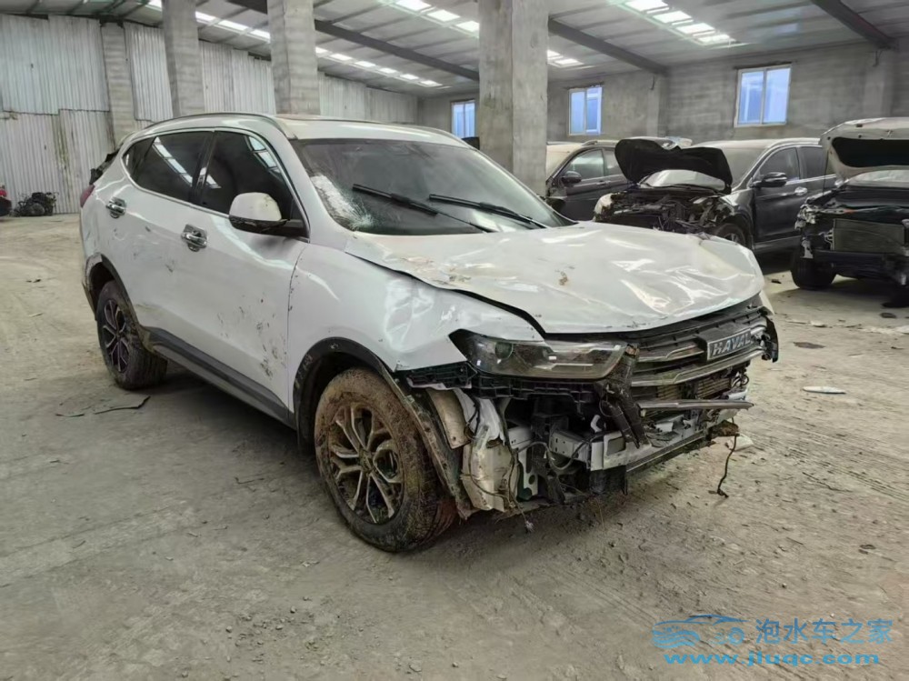 泡水車修好能過年檢嗎？答案并不簡單-泡水車維修