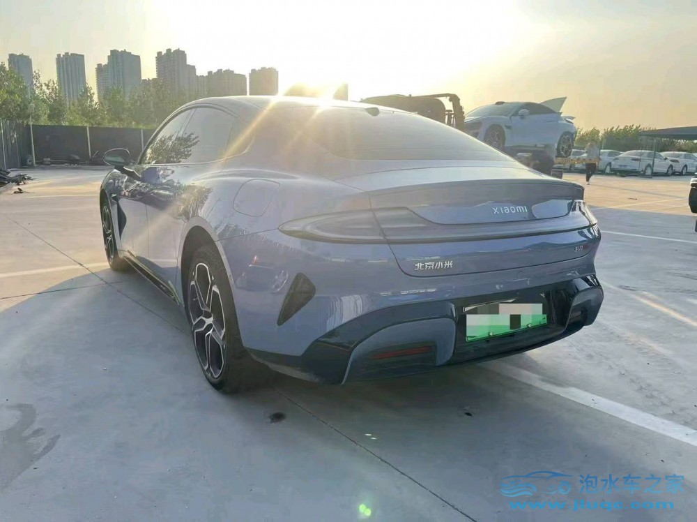 24年小米SU7