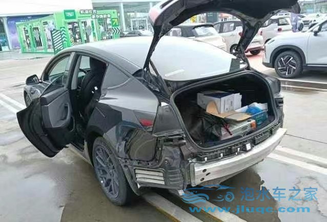 泡水車(chē)第二年買(mǎi)保險(xiǎn)會(huì)不會(huì)貴？-泡水車(chē)保險(xiǎn)