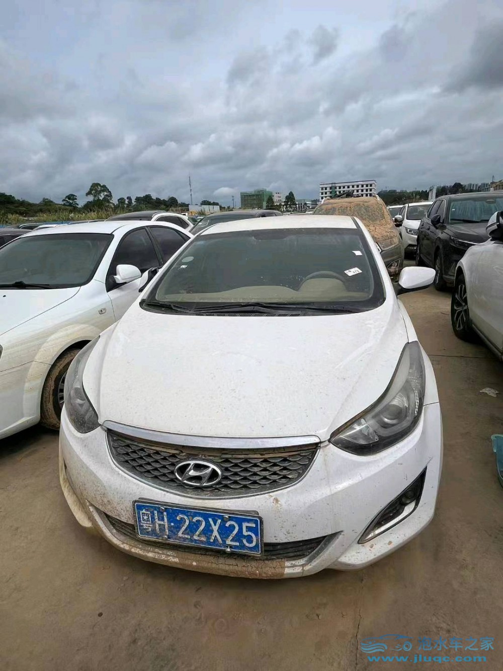 17年現(xiàn)代朗動(dòng)泡水車
