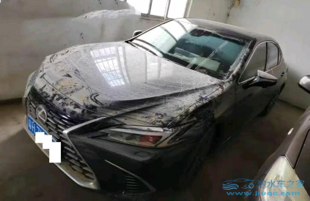 25年雷克薩斯ES泡水車