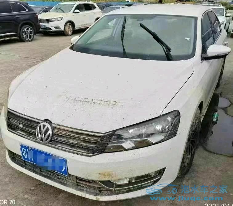 14年大眾帕薩特泡水車
