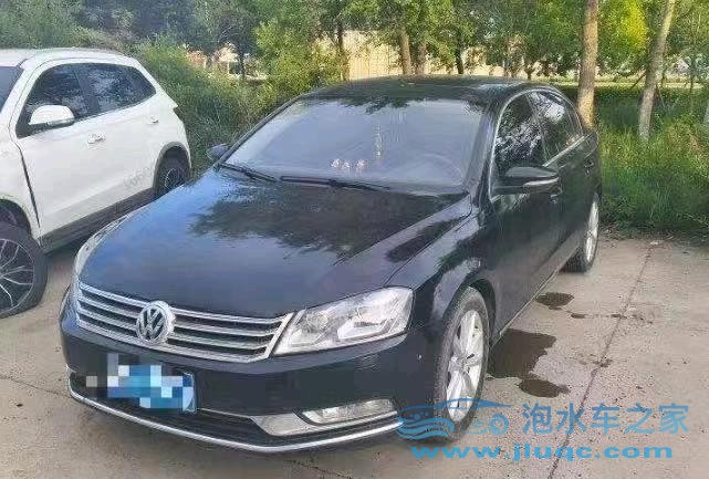 13年大眾邁騰泡水車