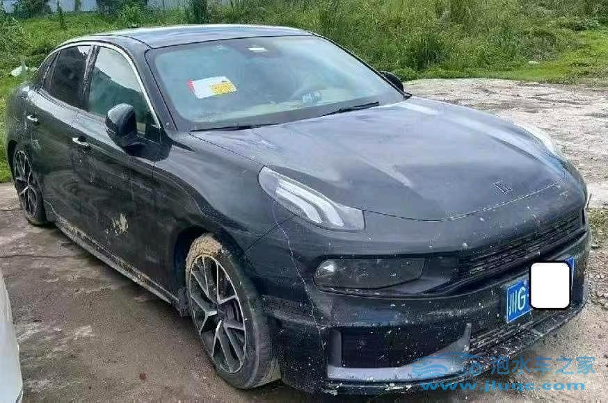 20年領(lǐng)克03泡水車