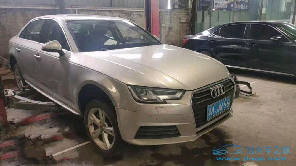 16年奧迪A4L泡水車