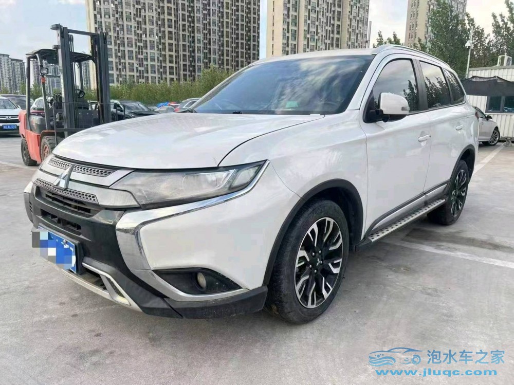 20年三菱歐藍(lán)德泡水車