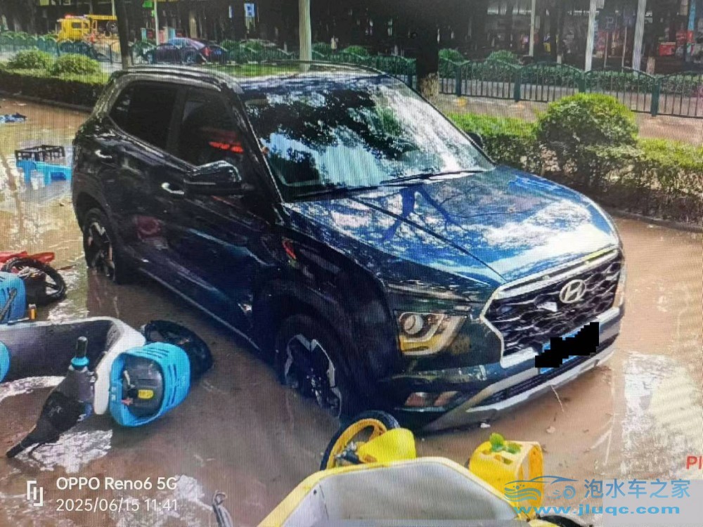 22年現(xiàn)代ix25泡水車(chē)