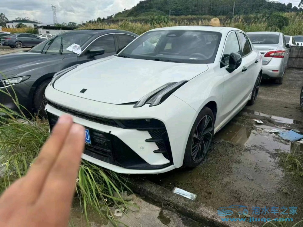 24年領(lǐng)克03泡水車