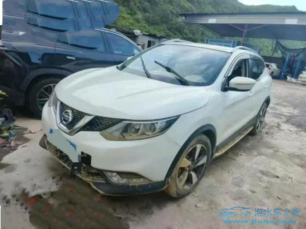18年日產(chǎn)逍客泡水車