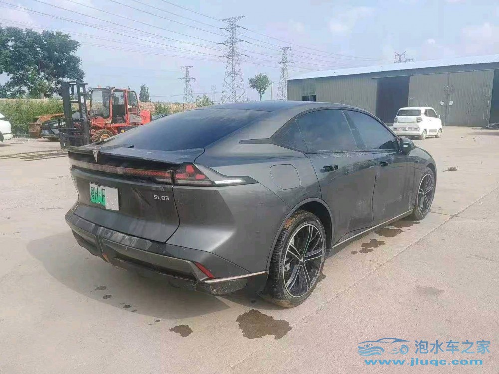 22年長(zhǎng)安深藍(lán) SL03