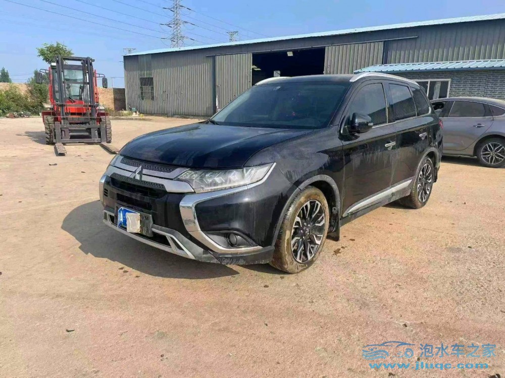 20年三菱歐藍(lán)德泡水車