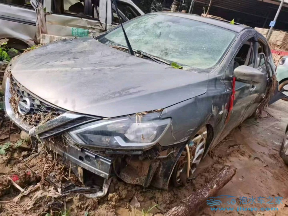 24年日產(chǎn)軒逸泡水車