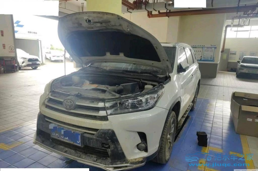 18年豐田漢蘭達泡水車