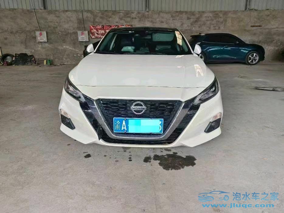 22年日產(chǎn)天籟泡水車