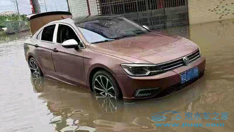 17年大眾凌渡泡水車