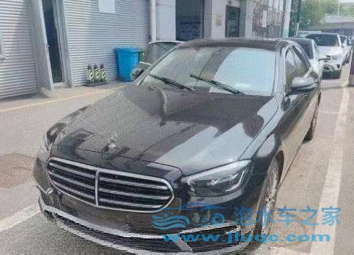 22年奔馳E泡水車