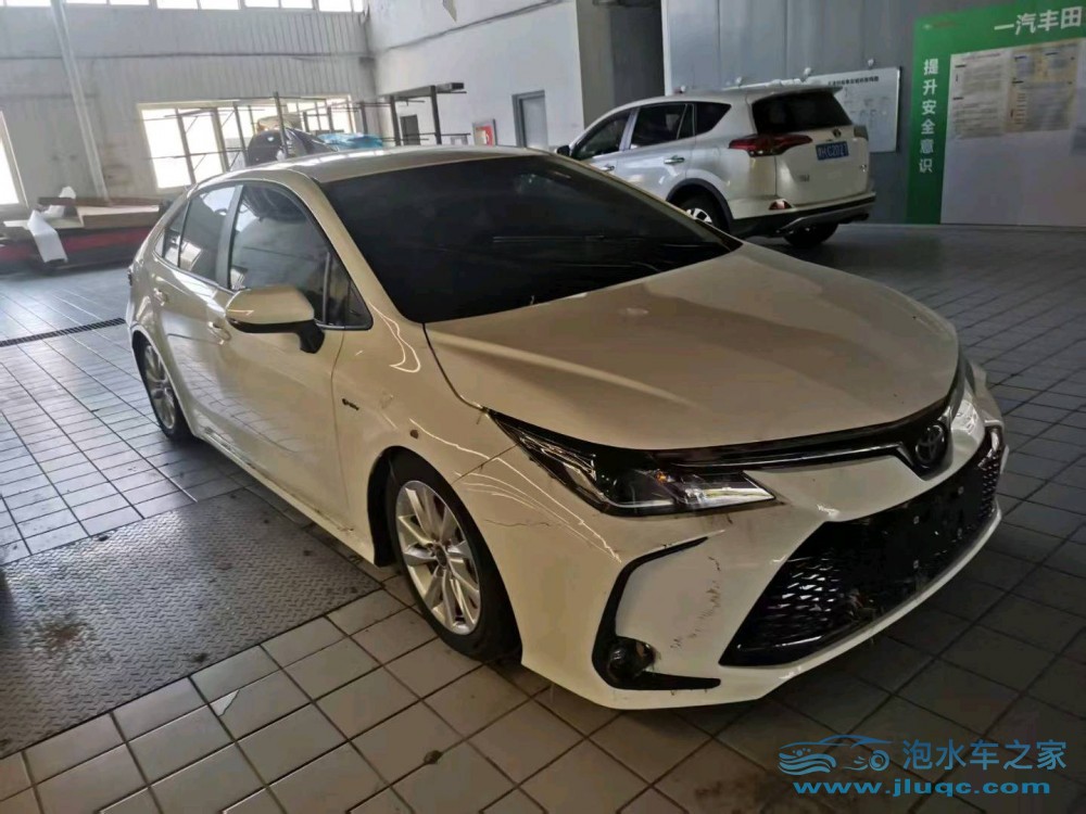 25年豐田卡羅拉泡水車