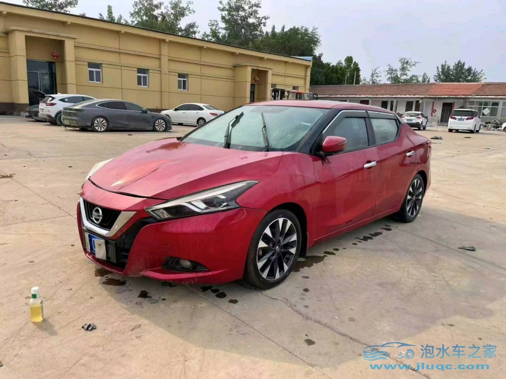 18年日產(chǎn)藍鳥泡水車