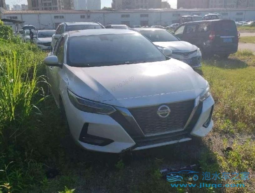 22年日產(chǎn)軒逸泡水車