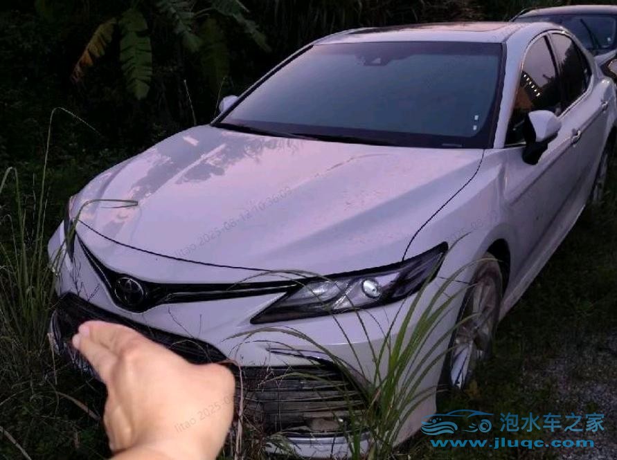 23年豐田凱美瑞泡水車