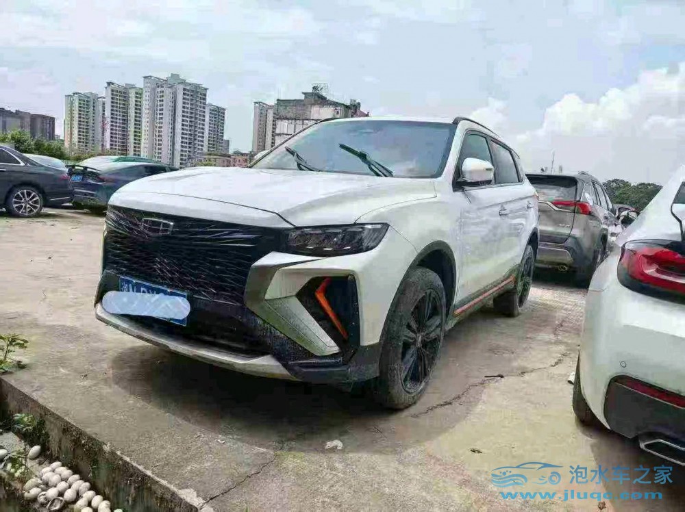 22年吉利博越泡水車