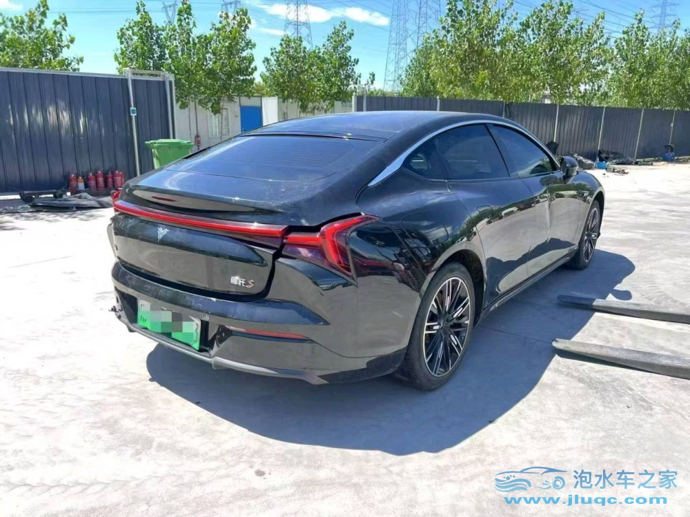 24年哪吒汽車哪吒S