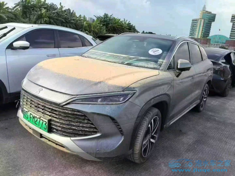 24年比亞迪宋泡水車