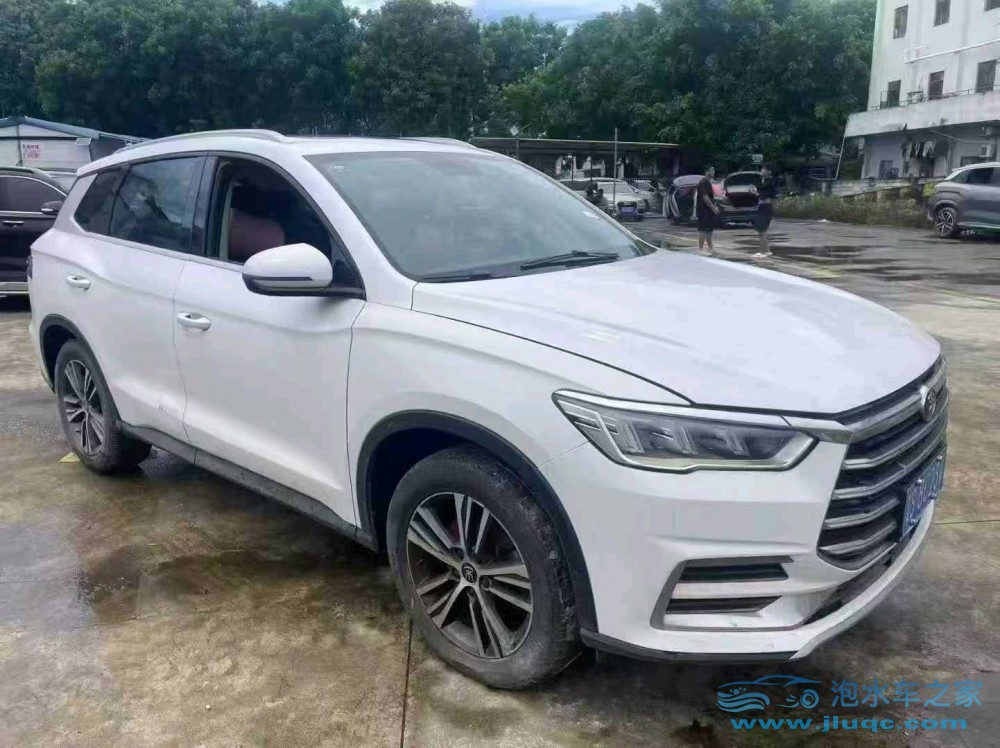 19年比亞迪宋泡水車