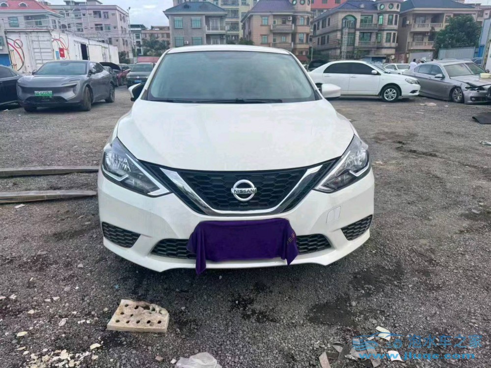 20年日產(chǎn)軒逸泡水車