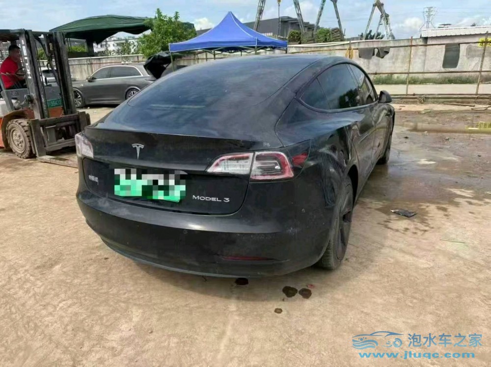 23年特斯拉MODEL 3