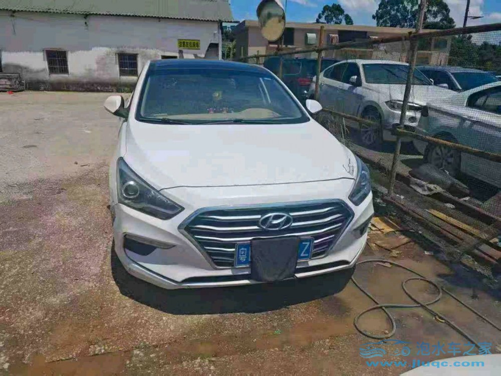18年現(xiàn)代名圖泡水車